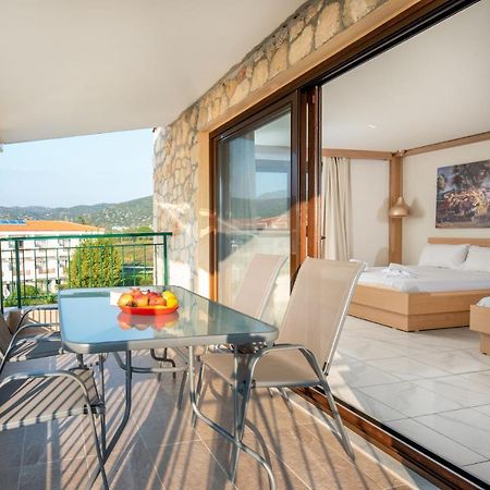 Toroni Blue Sea Hotel Экстерьер фото