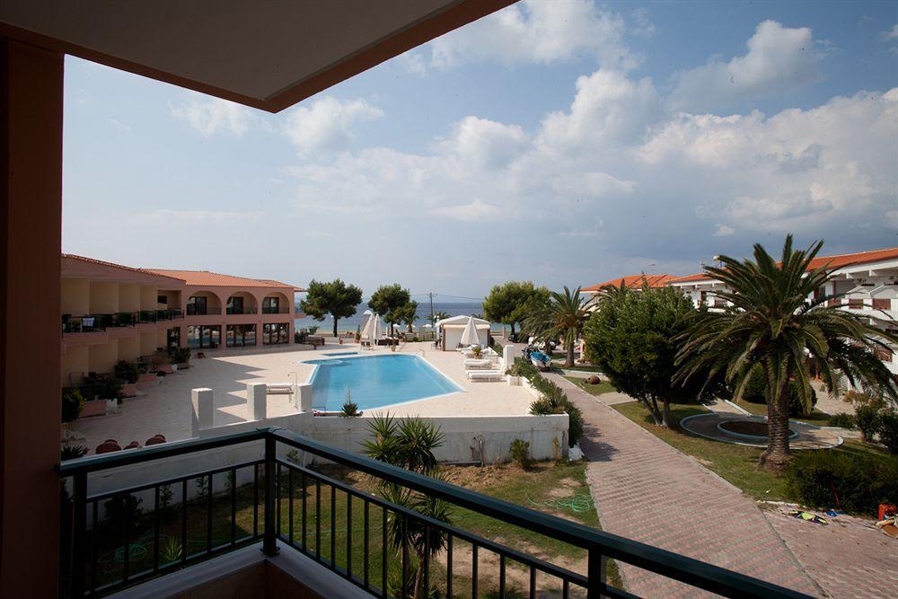 Toroni Blue Sea Hotel Экстерьер фото