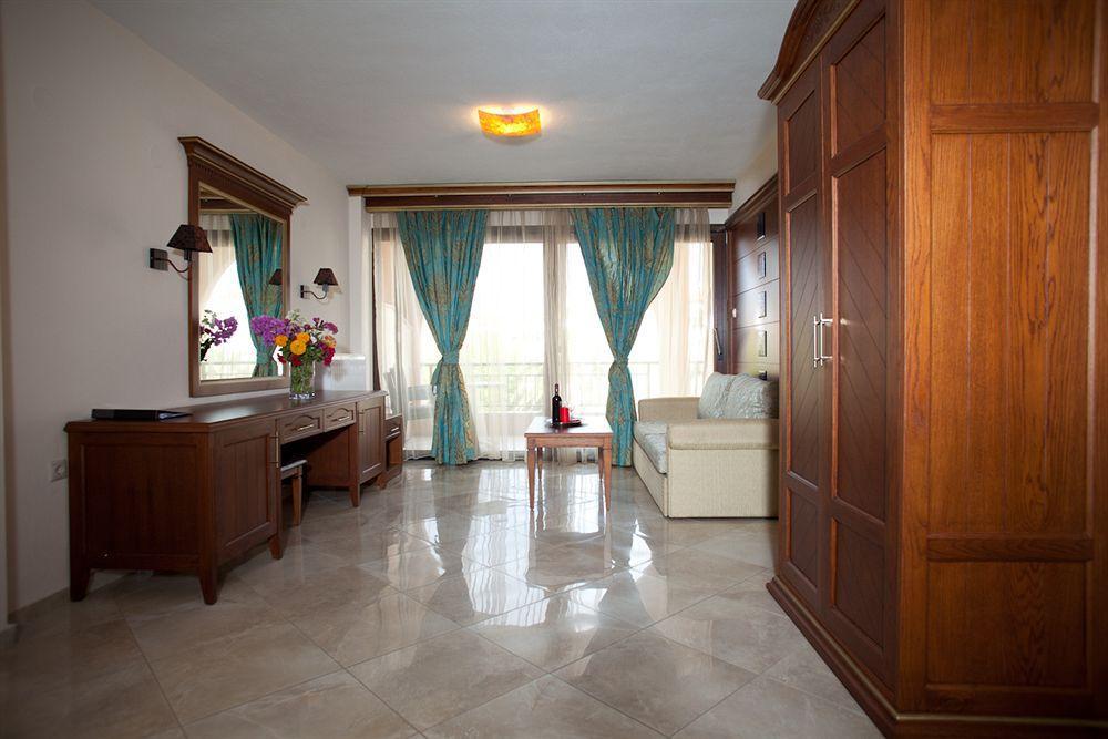 Toroni Blue Sea Hotel Экстерьер фото