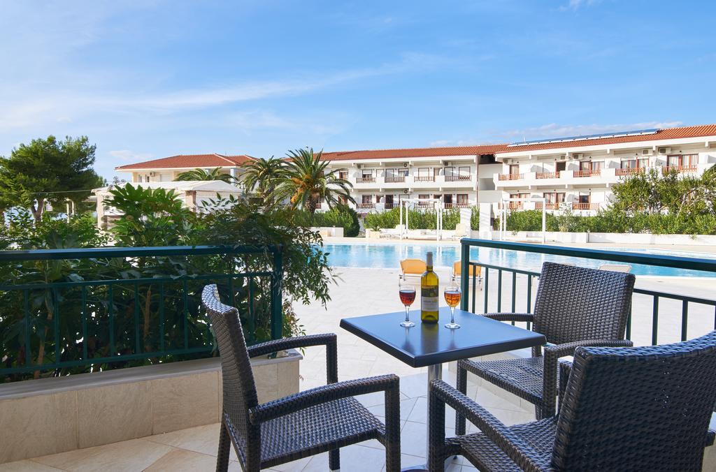 Toroni Blue Sea Hotel Экстерьер фото