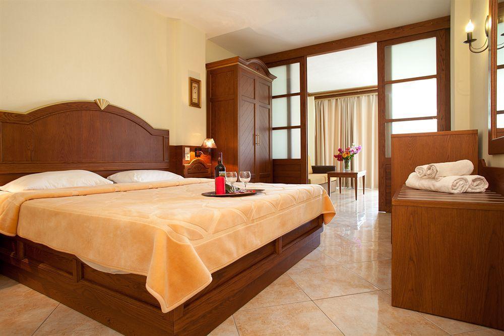 Toroni Blue Sea Hotel Экстерьер фото