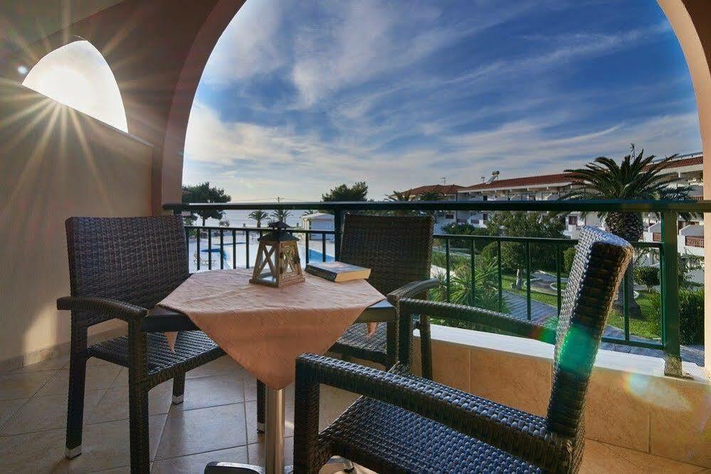 Toroni Blue Sea Hotel Экстерьер фото