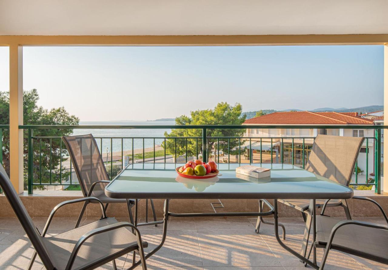 Toroni Blue Sea Hotel Экстерьер фото