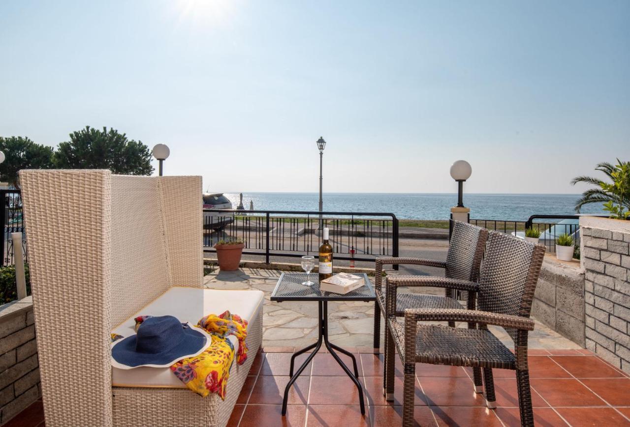 Toroni Blue Sea Hotel Экстерьер фото