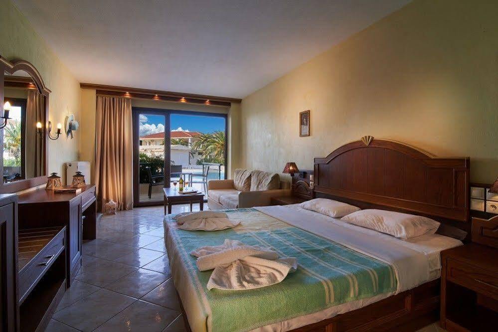Toroni Blue Sea Hotel Экстерьер фото